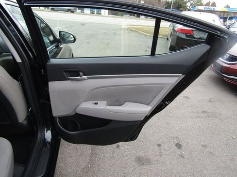 Used 2019 Hyundai Elantra Value Edition image 22