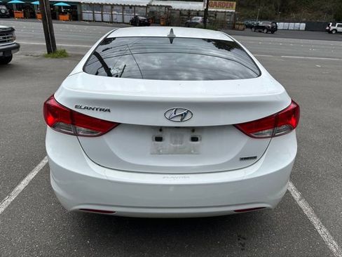 Used 2013 Hyundai Elantra Limited w/ Technology Pkg image 6