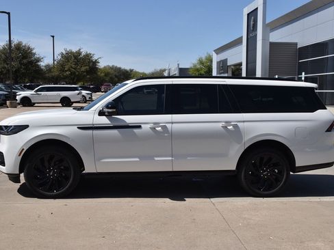 New 2025 Lincoln Navigator L Reserve w/ Jet Appearance Package AWD/4WD image 18