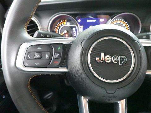 Used 2023 Jeep Gladiator Overland AWD/4WD image 14