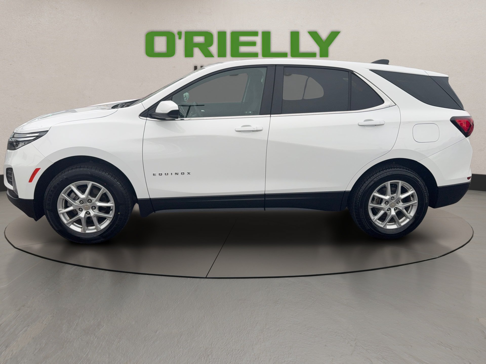 Used 2024 Chevrolet Equinox LT AWD/4WD image 3