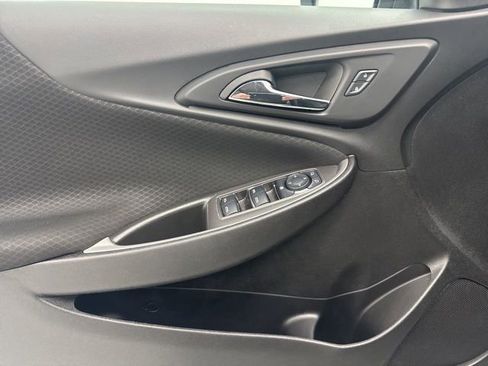 Used 2025 Chevrolet Malibu LT image 9