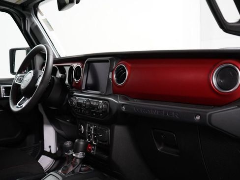 Used 2023 Jeep Wrangler Unlimited Rubicon AWD/4WD image 22