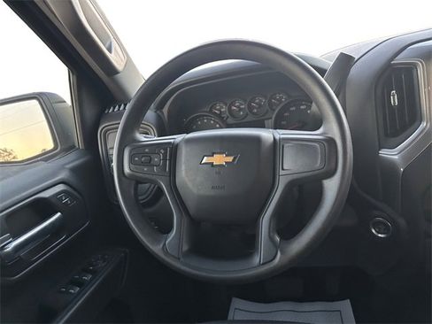 Used 2025 Chevrolet Silverado 1500 Custom image 12