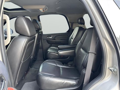 Used 2008 Cadillac Escalade AWD image 16