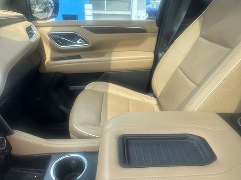 Used 2023 Chevrolet Suburban Premier RWD image 22