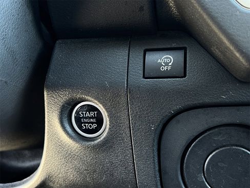 Certified 2025 Nissan Frontier SV w/ Tow Package image 19