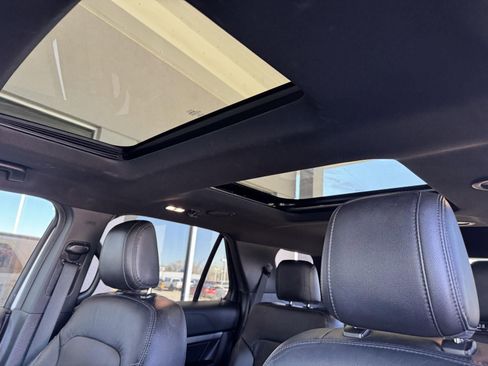 Used 2018 Ford Explorer XLT w/ Equipment Group 202A image 13