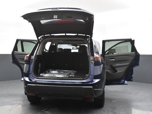 New 2026 Nissan Rogue SV w/ SV Premium Package image 37