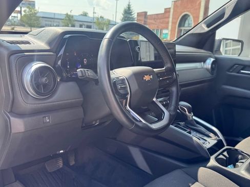 Used 2023 Chevrolet Colorado LT w/ LT Convenience Package II RWD image 9