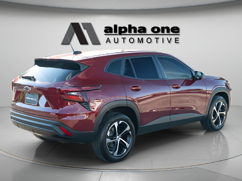 Used 2025 Chevrolet Trax RS FWD image 7