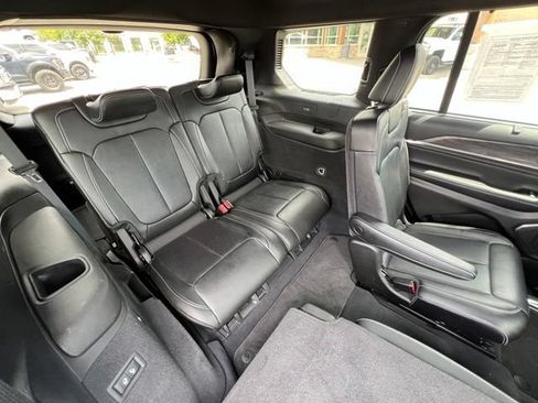 Used 2023 Jeep Grand Cherokee L Overland w/ Luxury Tech Group IV AWD/4WD image 22