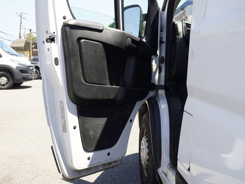 Used 2025 RAM ProMaster 2500 w/ Convenience Group FWD image 12