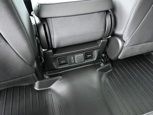 Used 2025 Chevrolet Silverado 1500 LT image 24