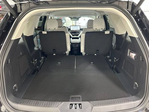 New 2026 Ford Explorer Platinum w/ LUX Leather Package AWD/4WD image 34