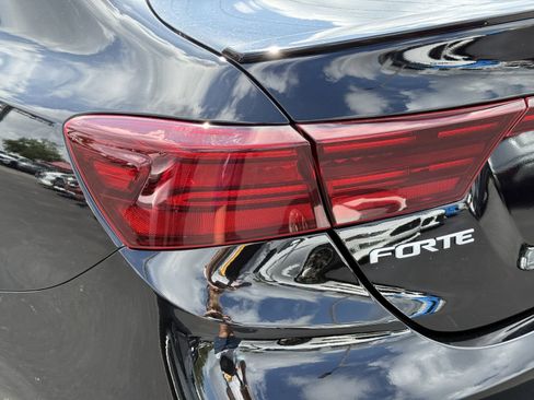 Used 2023 Kia Forte GT FWD image 9