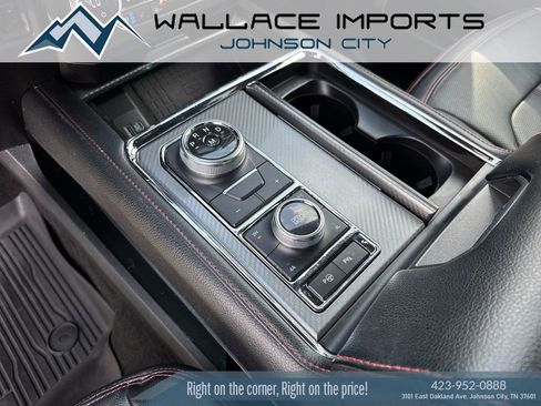 Used 2020 Ford Expedition Limited w/ Equipment Group 303A AWD/4WD image 17