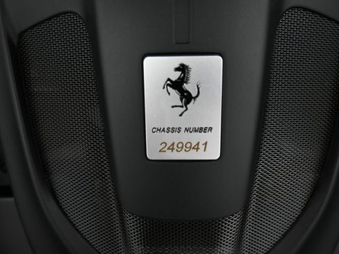 Used 2020 Ferrari Portofino RWD image 34