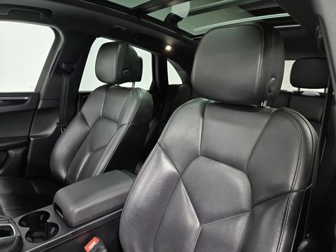 Used 2021 Porsche Macan S image 13