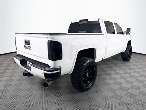 Used 2019 GMC Sierra 2500 Denali w/ Duramax Plus Package AWD/4WD image 7