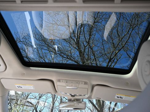 Used 2017 Mercedes-Benz E 300 image 19