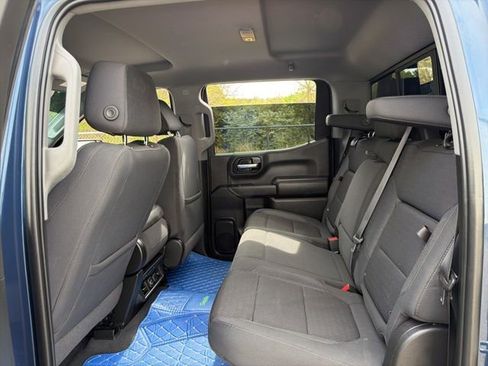 Used 2022 Chevrolet Silverado 1500 LT w/ Convenience Package II image 16