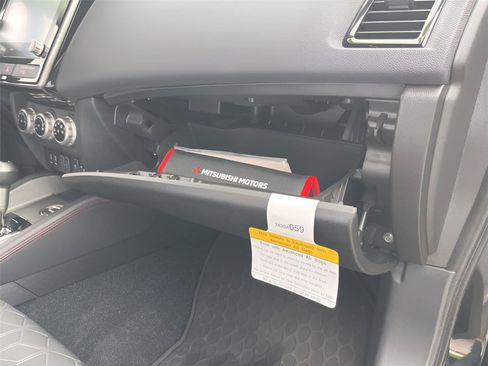 Used 2025 Mitsubishi Outlander Sport LE image 29