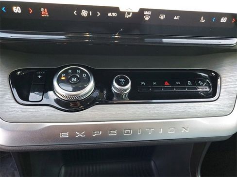 Used 2025 Ford Expedition Max Platinum w/ Driver's Package image 23