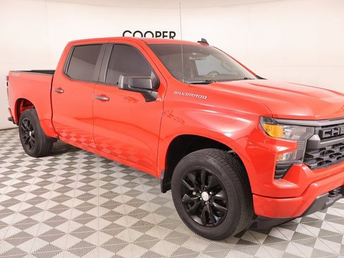 Used 2022 Chevrolet Silverado 1500 Custom image 1