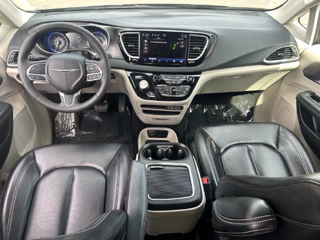 Used 2023 Chrysler Pacifica Touring-L FWD image 29