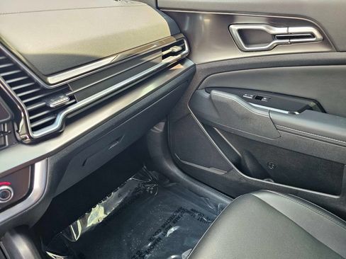 Certified 2025 Kia Sportage EX w/ Premium Package FWD image 28