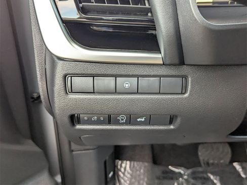 Used 2024 Nissan Rogue SL w/ SL Premium Package image 25