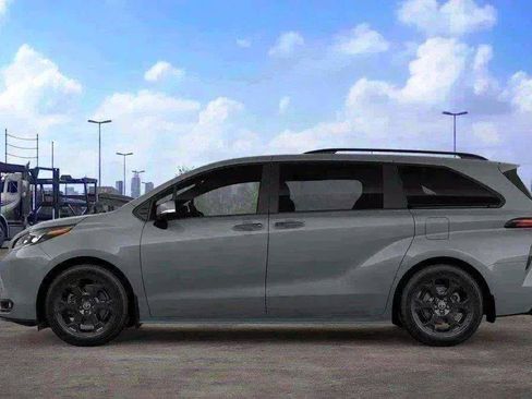 New 2026 Toyota Sienna XLE Woodland Edition AWD/4WD image 4