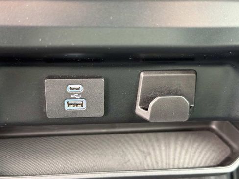 Used 2023 Ford F150 XLT AWD/4WD image 32