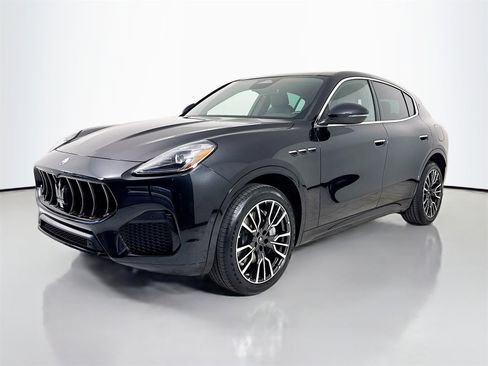 New 2025 Maserati Grecale GT image 4