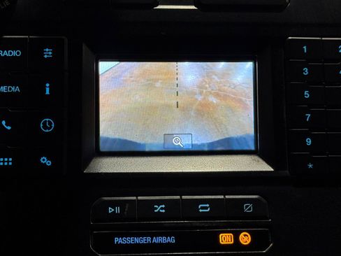 Used 2022 Ford F250 XL w/ Power Equipment Group AWD/4WD image 8
