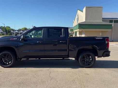 Used 2022 Chevrolet Silverado 1500 Custom Trail Boss AWD/4WD image 5