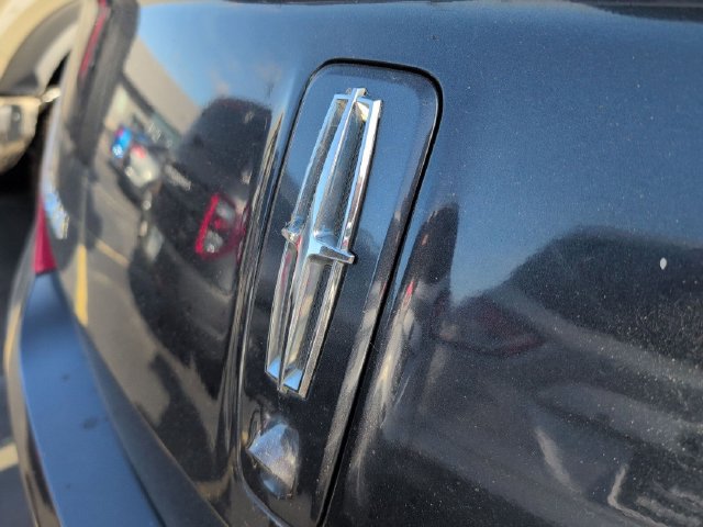 Used 2014 Lincoln MKS AWD image 8