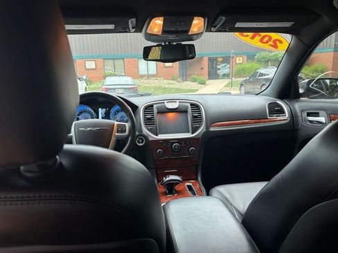 Used 2013 Chrysler 300 w/ Driver Convenience Group RWD image 18