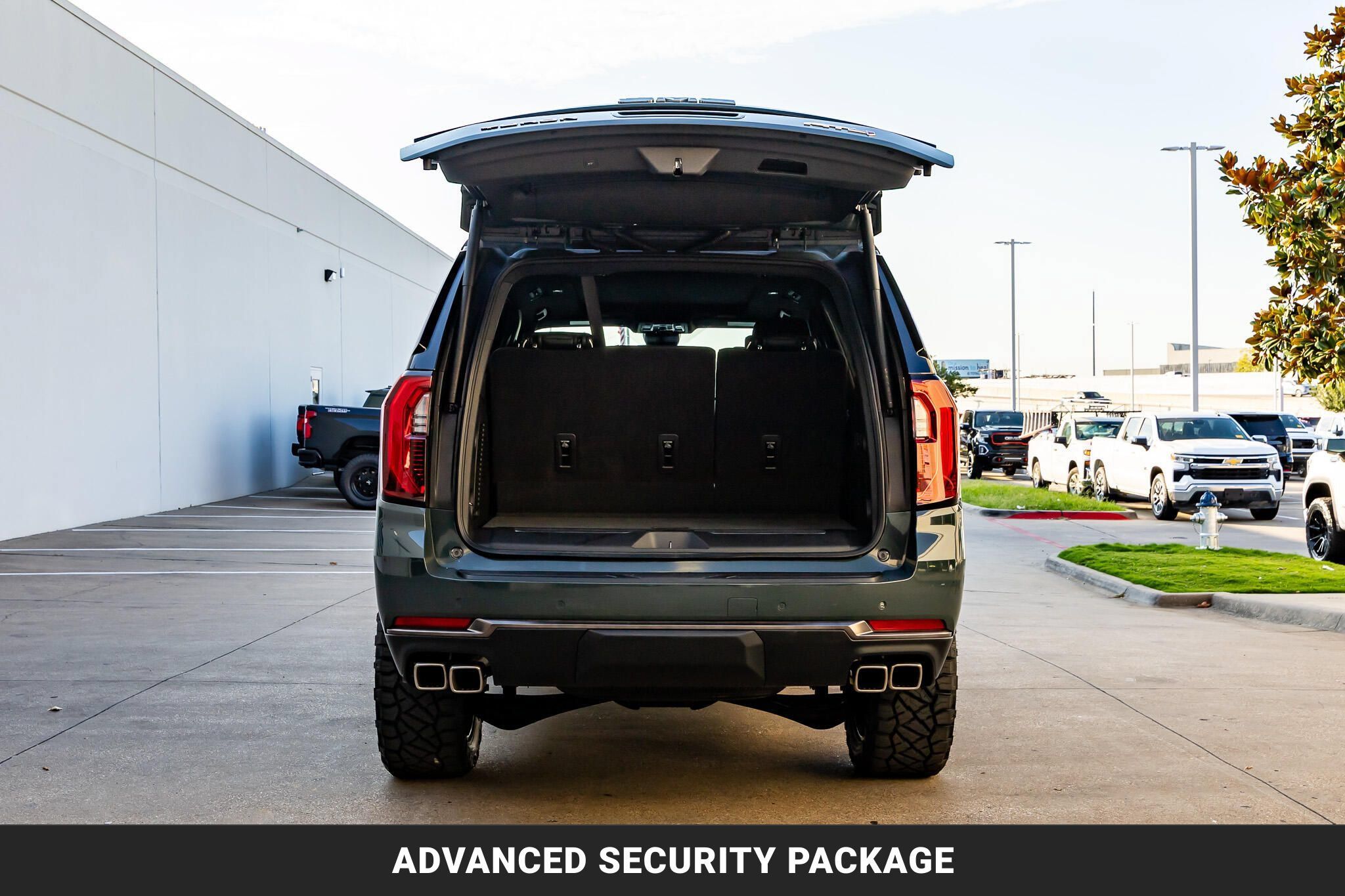 Used 2026 GMC Yukon AT4 Ultimate AWD/4WD image 9