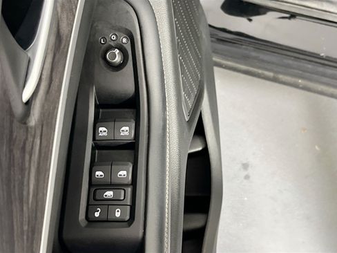 Used 2023 Jeep Grand Cherokee L Limited AWD/4WD image 18