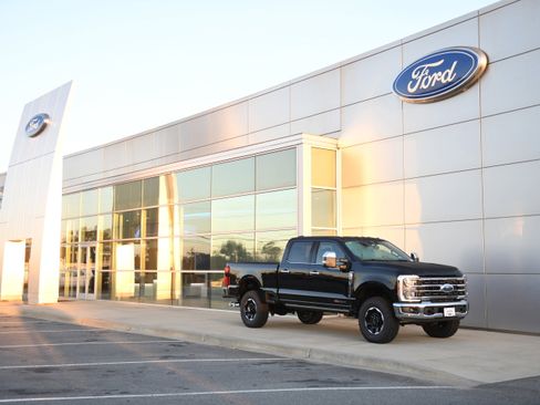 New 2026 Ford F250 King Ranch w/ Tremor Off-Road Package image 4