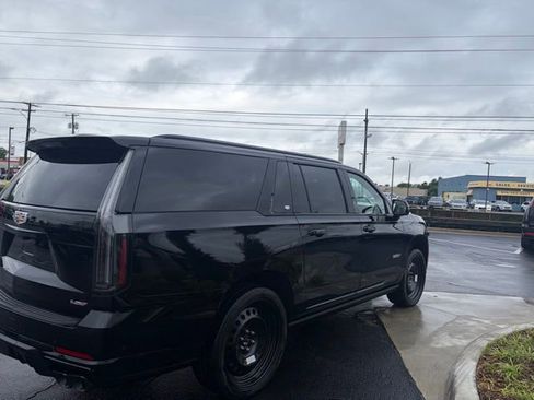 New 2026 Cadillac Escalade ESV V w/ LPO, ONYX Package AWD/4WD image 5