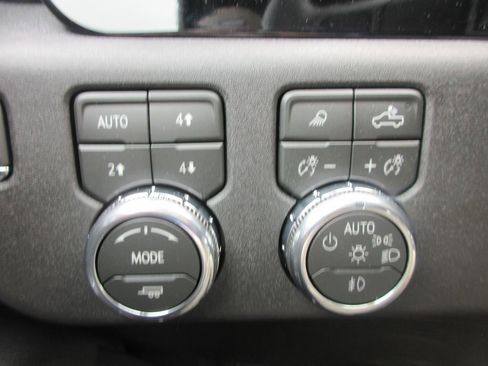 New 2026 GMC Sierra 3500 SLE w/ SLE Value Package AWD/4WD image 18