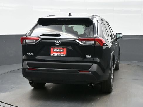 Used 2025 Toyota RAV4 XLE AWD/4WD image 5