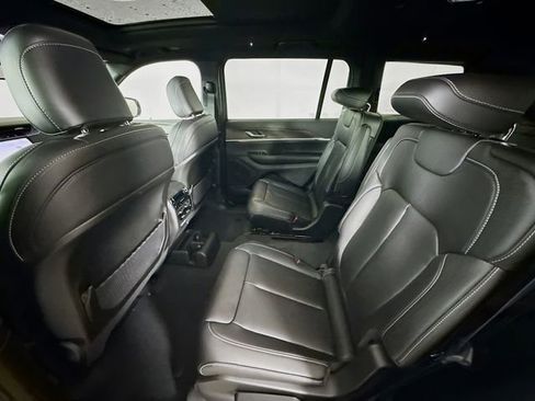 New 2025 Jeep Grand Cherokee L Limited image 24