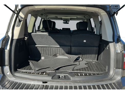 Used 2024 Nissan Armada Platinum w/ Captain's Chairs Package image 9