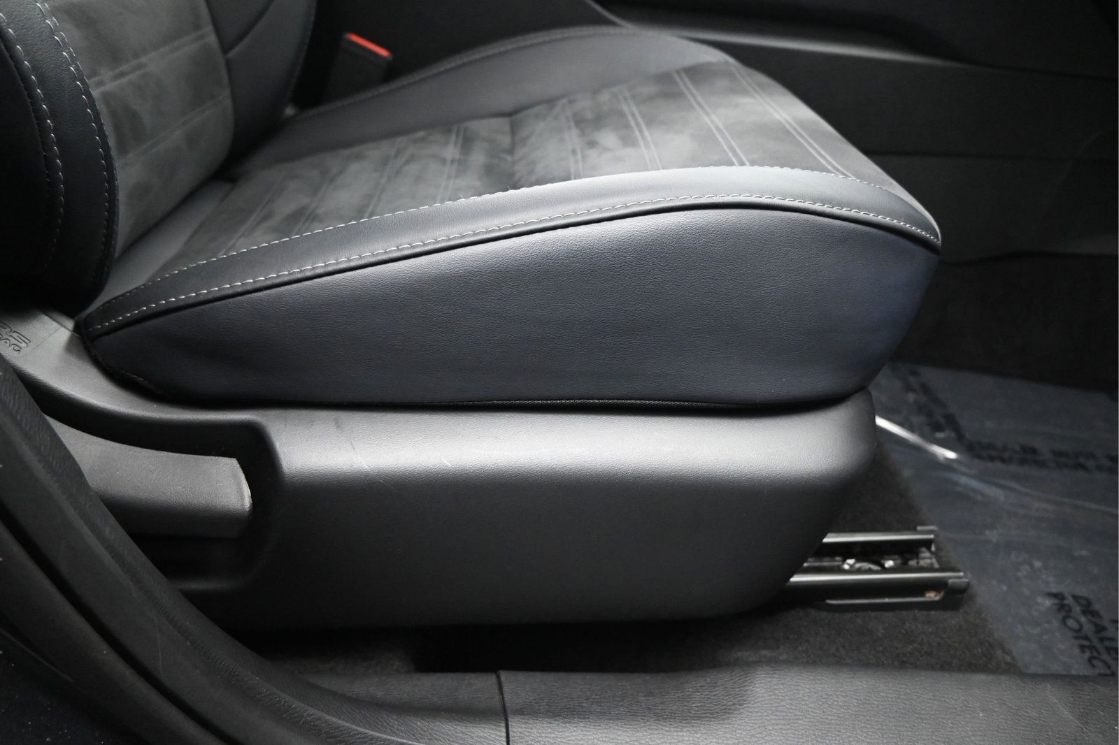 Used 2025 Mitsubishi Outlander SE AWD/4WD image 16