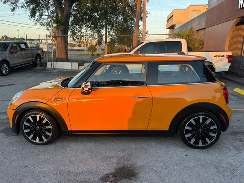 Used 2017 MINI Cooper 2-Door Hardtop FWD image 6