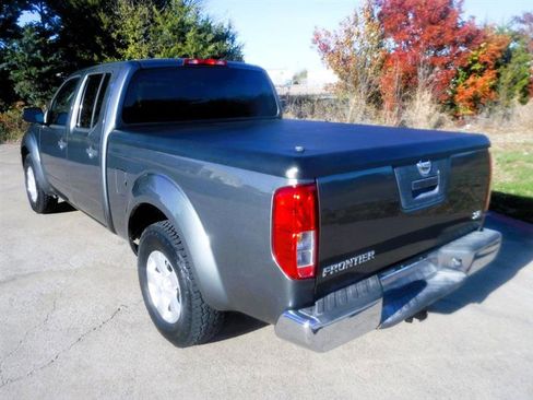 Used 2009 Nissan Frontier SE w/ SE Value Truck Pkg image 12